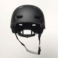 Carica e riproduci il video nel visualizzatore della galleria, Skater-Style Bicycle Helmet with Reflective Safety Buckle and Straps, Ideal for Men, Women, Teenagers, and Adults – Crazy Safety