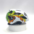 Carica e riproduci il video nel visualizzatore della galleria, Crazy Safety Kids’ Bicycle Helmet Featuring a Powerful Rechargeable Rear Light, Perfect for Children Aged 6 to 12 Years
